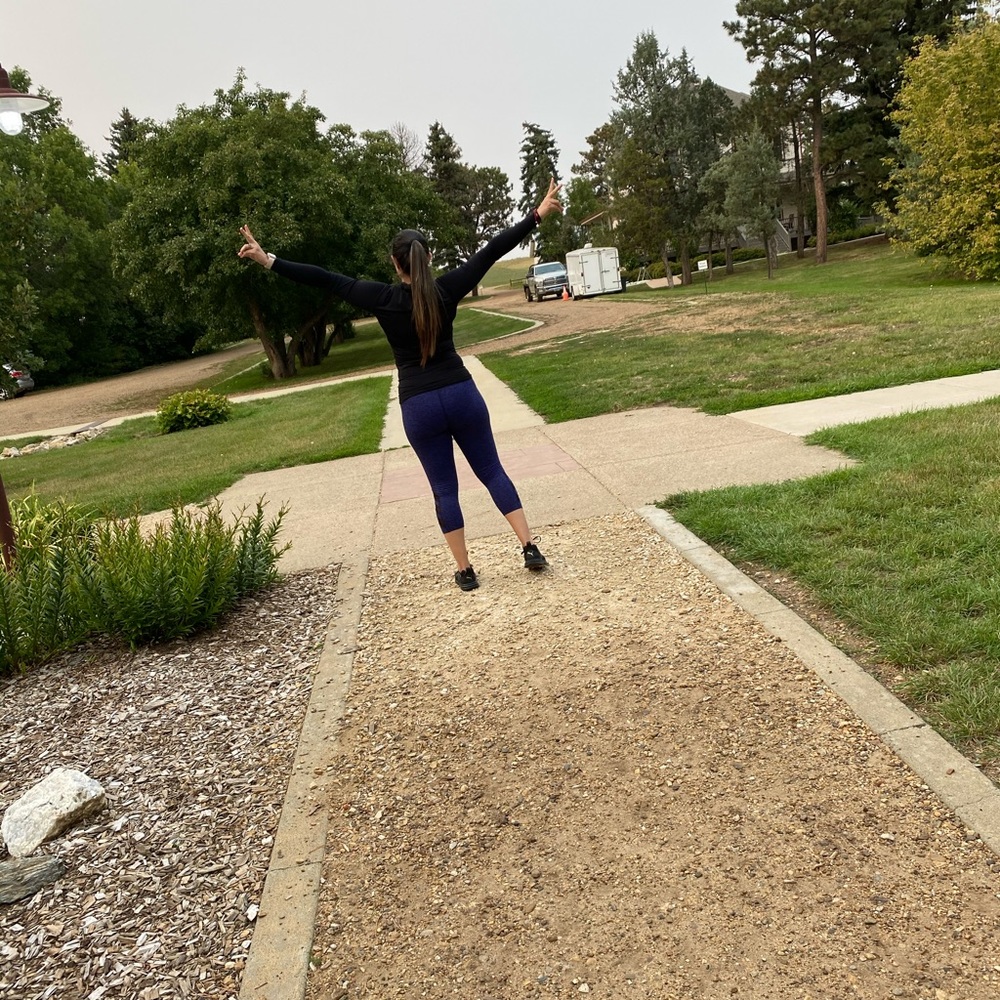 Meet your Posher, Larissa a
